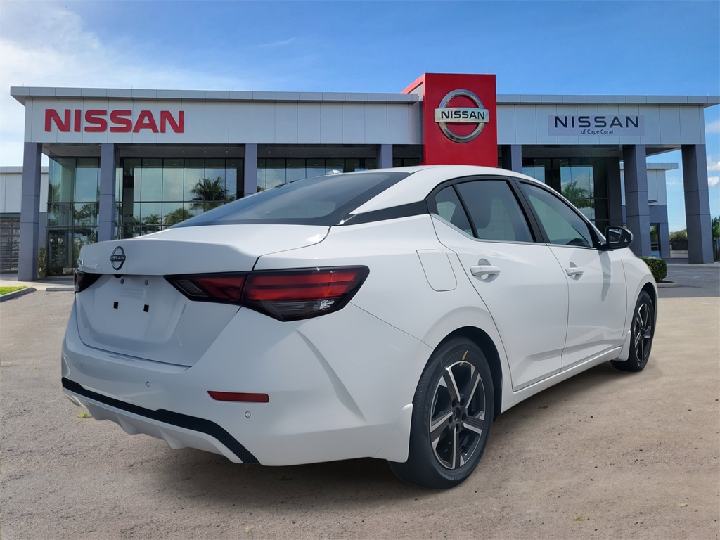 Vehicle image 3 of 11