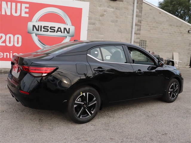 Vehicle image 7 of 23
