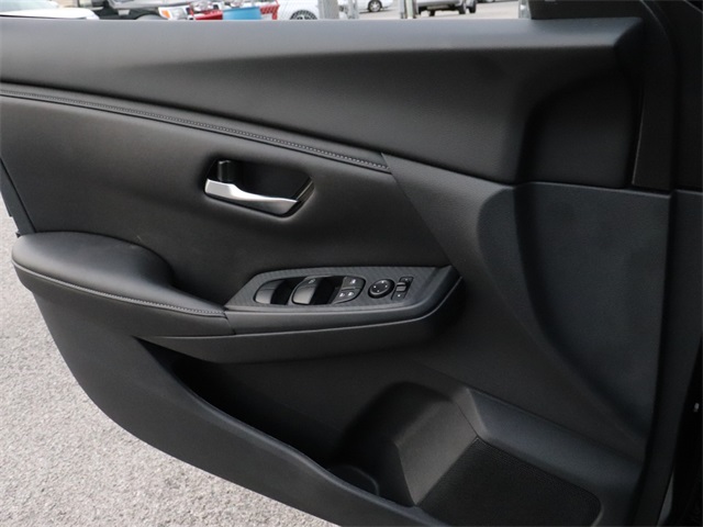 Vehicle image 22 of 23