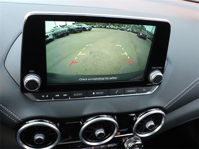 Vehicle image 20 of 23