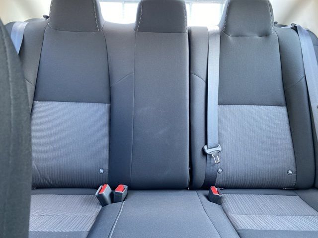 Vehicle image 11 of 23