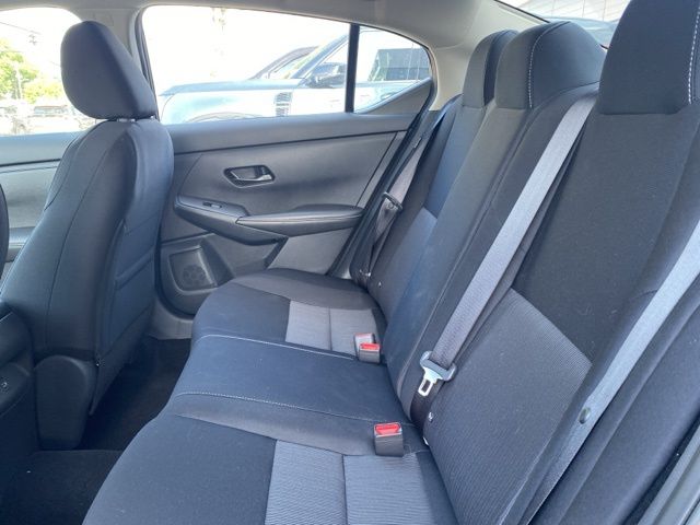 Vehicle image 9 of 23