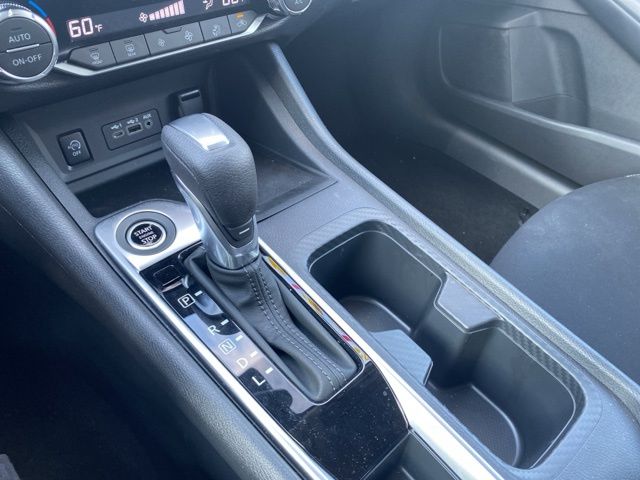 Vehicle image 17 of 23