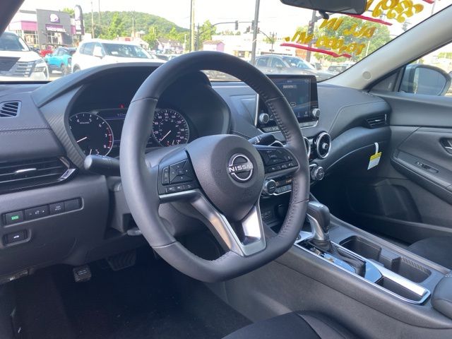 Vehicle image 13 of 23