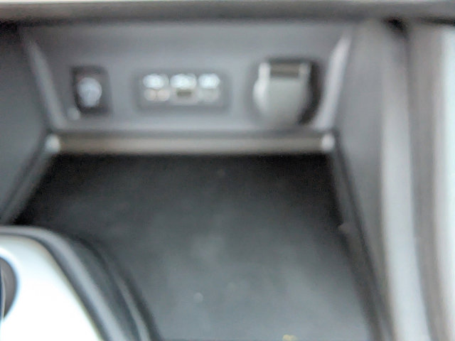 Vehicle image 23 of 27