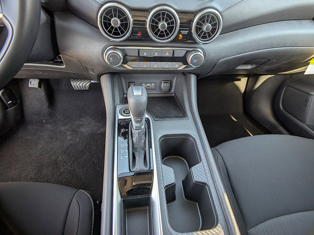 Vehicle image 15 of 27