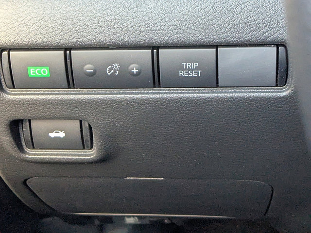Vehicle image 16 of 27