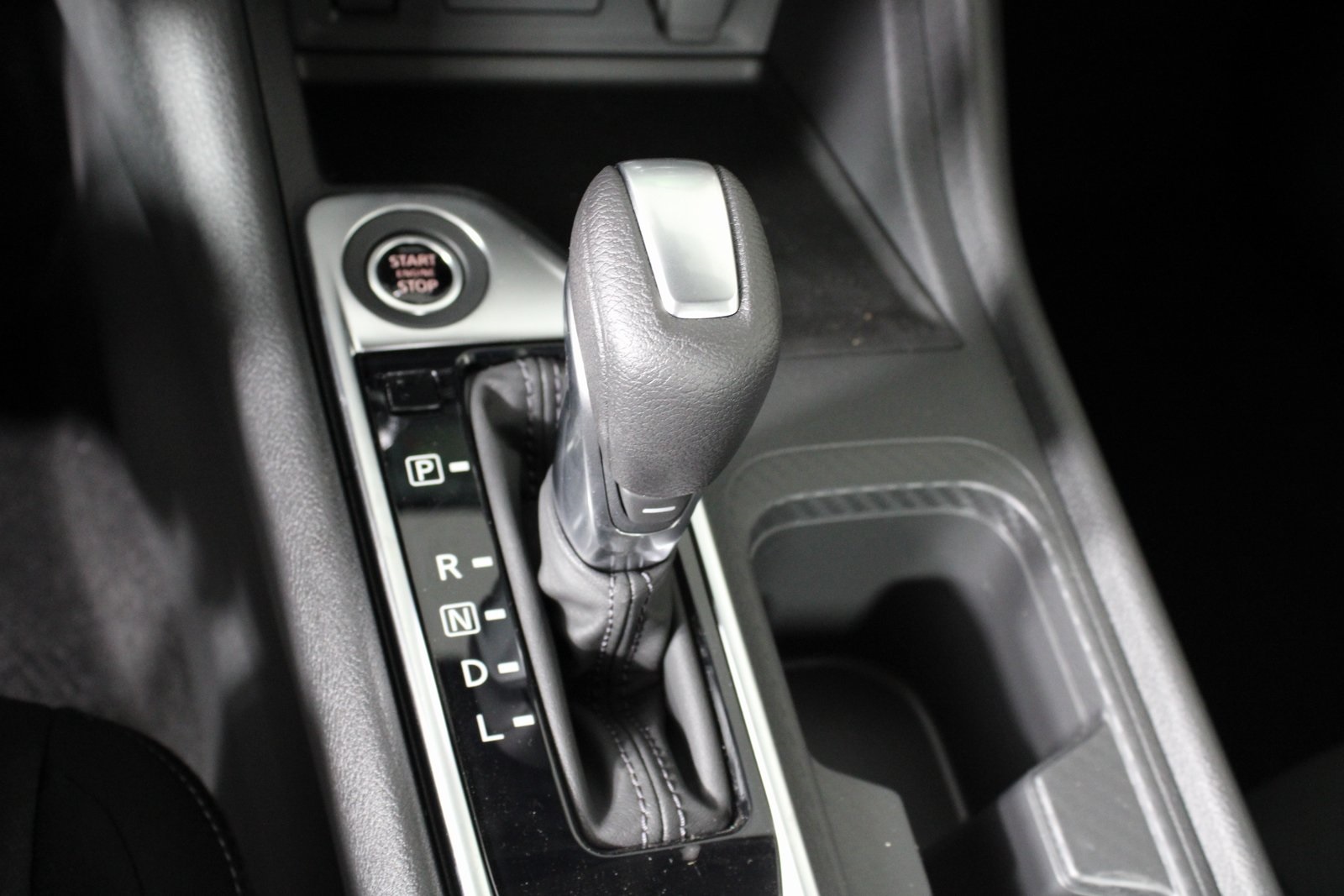 Vehicle image 17 of 23
