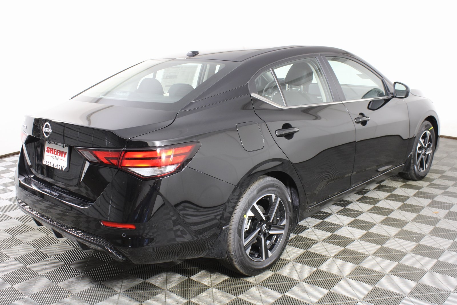 Vehicle image 4 of 23