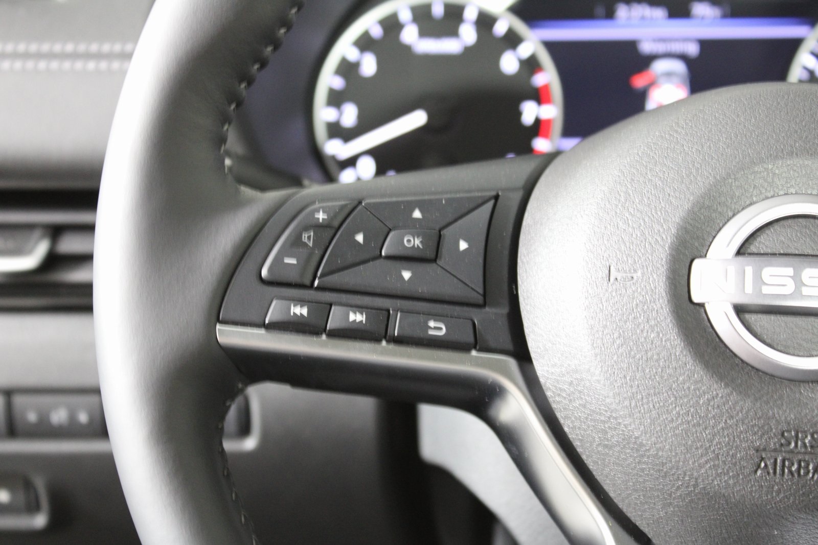 Vehicle image 12 of 23