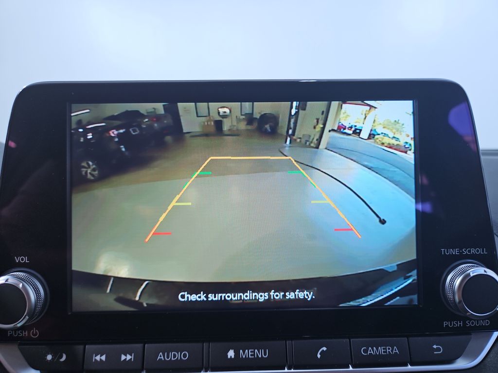 2025 Nissan Sentra SV Image 20 of 29