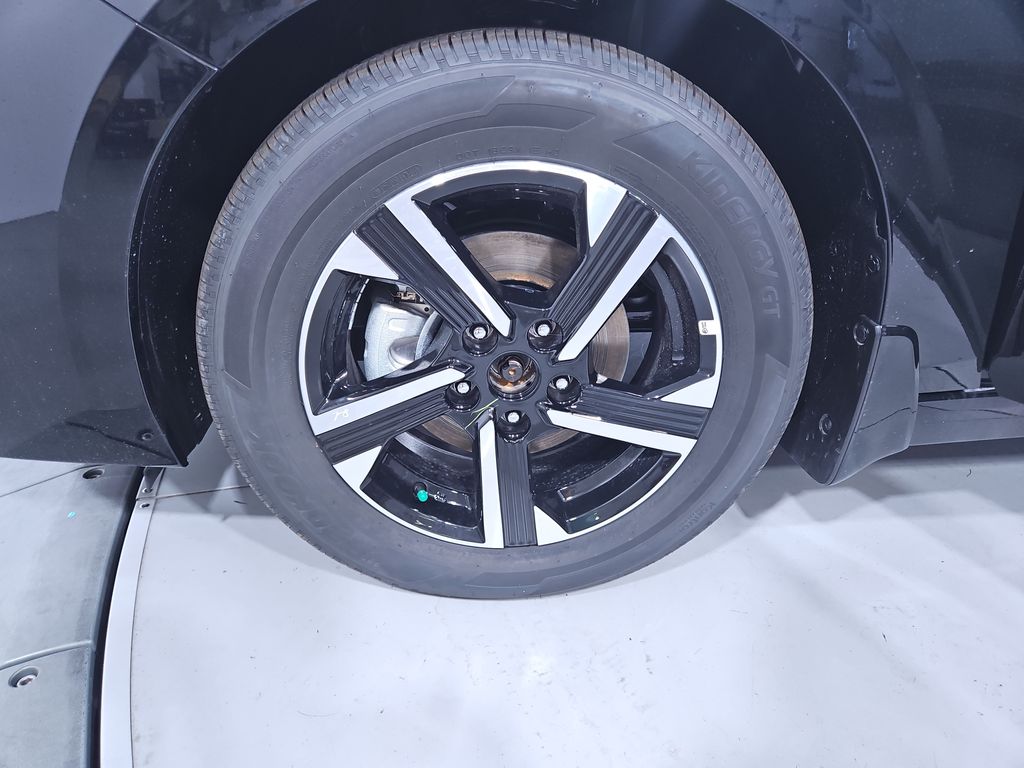 2025 Nissan Sentra SV Image 10 of 29