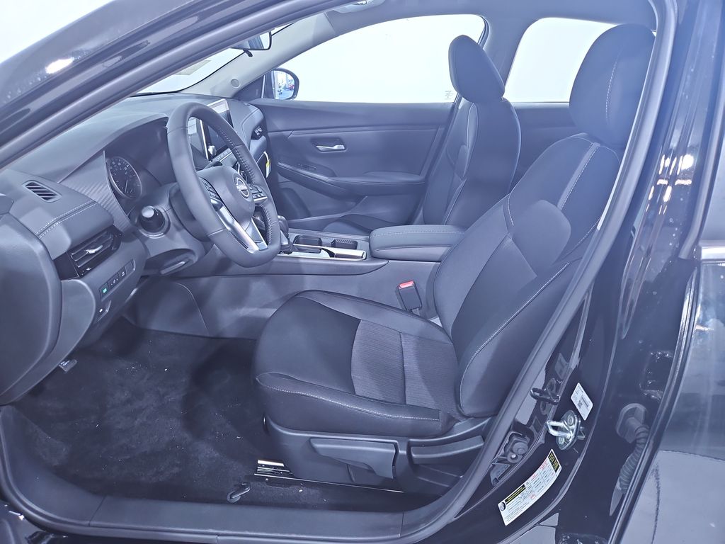 2025 Nissan Sentra SV Image 14 of 29