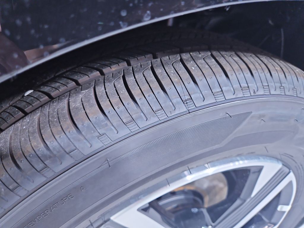 2025 Nissan Sentra SV Image 11 of 29