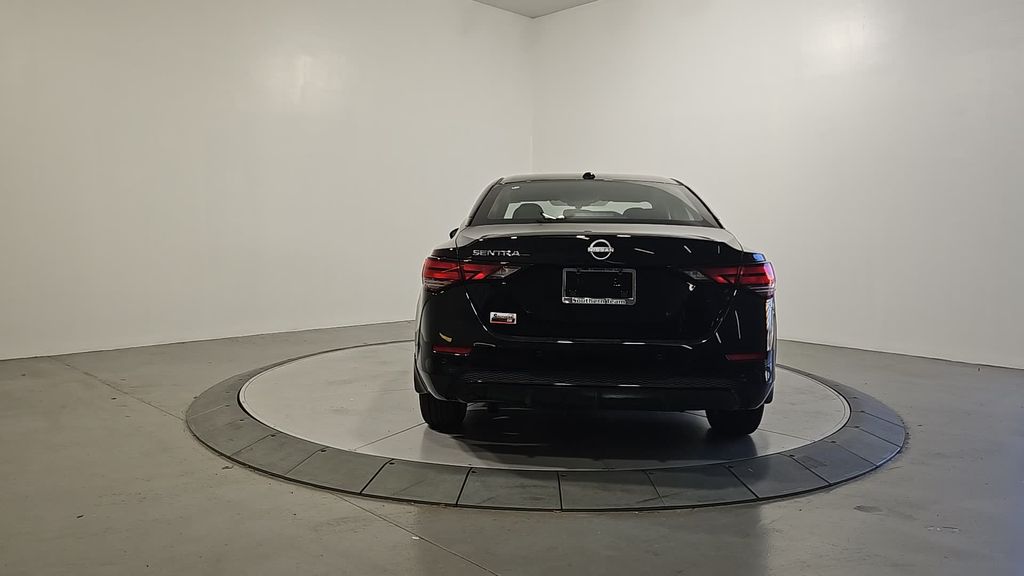 2025 Nissan Sentra SV Image 6 of 29