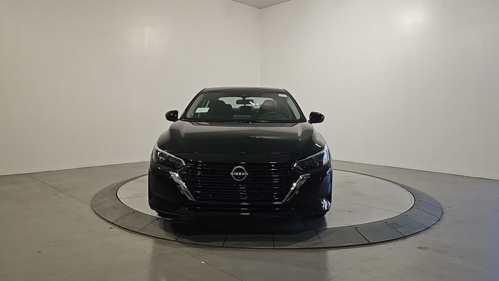 2025 Nissan Sentra SV Image 2 of 29