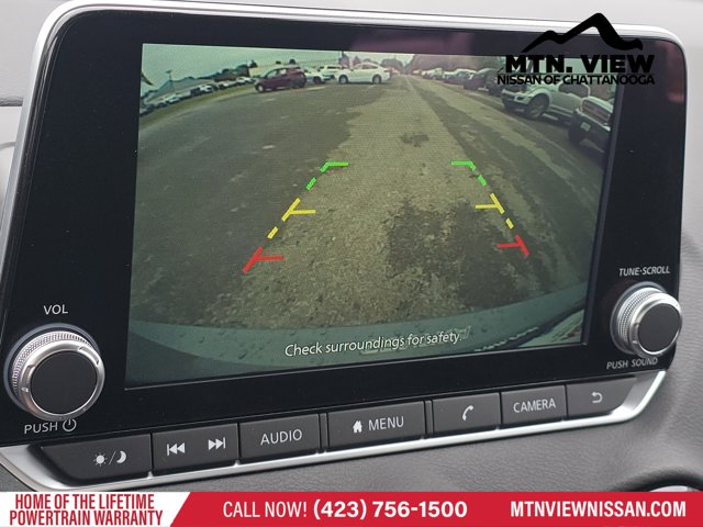 Vehicle image 16 of 18
