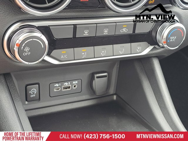 Vehicle image 17 of 18