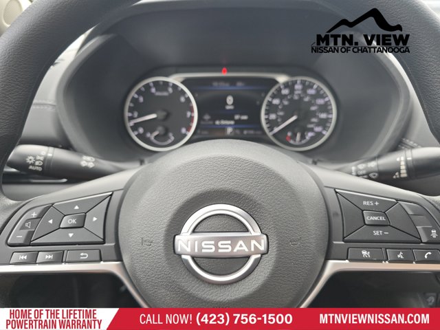 Vehicle image 14 of 18