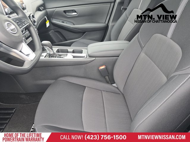 Vehicle image 10 of 18