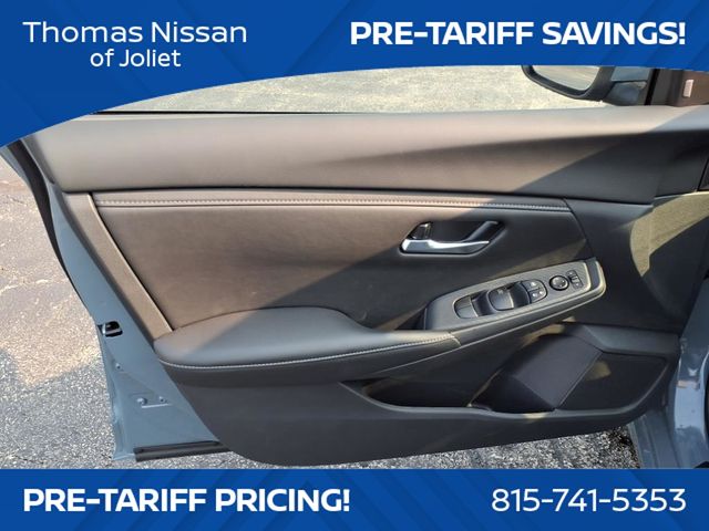 Vehicle image 20 of 25