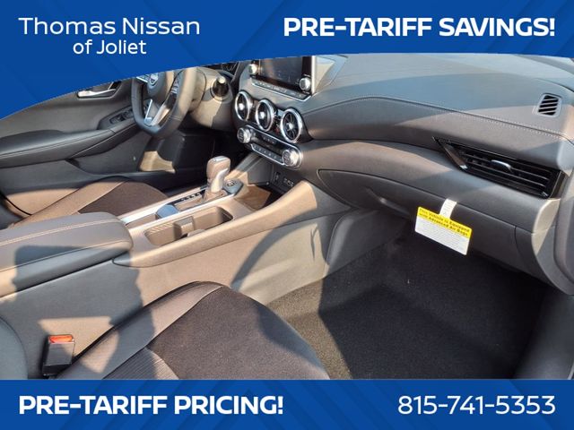Vehicle image 18 of 25