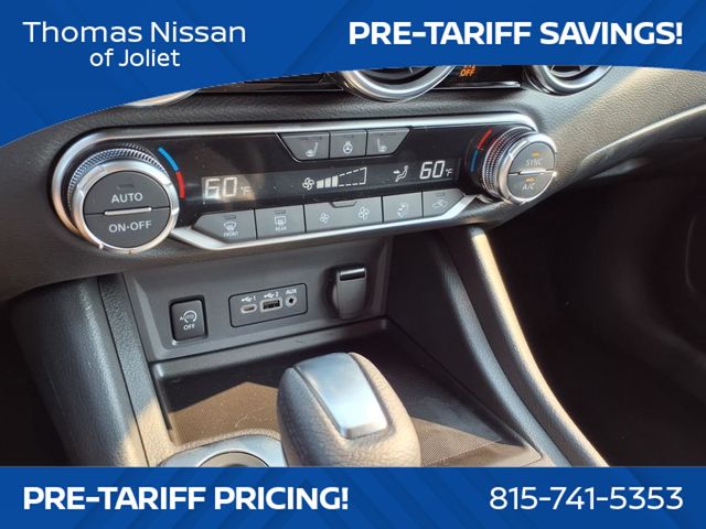 Vehicle image 23 of 25