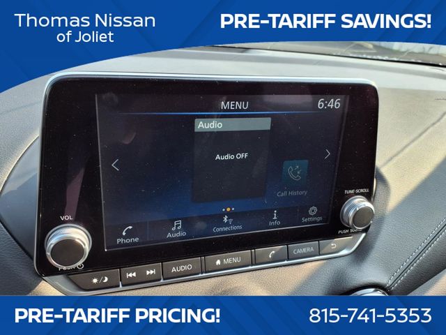 Vehicle image 21 of 25