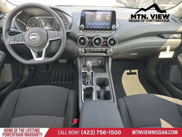 Vehicle image 8 of 18