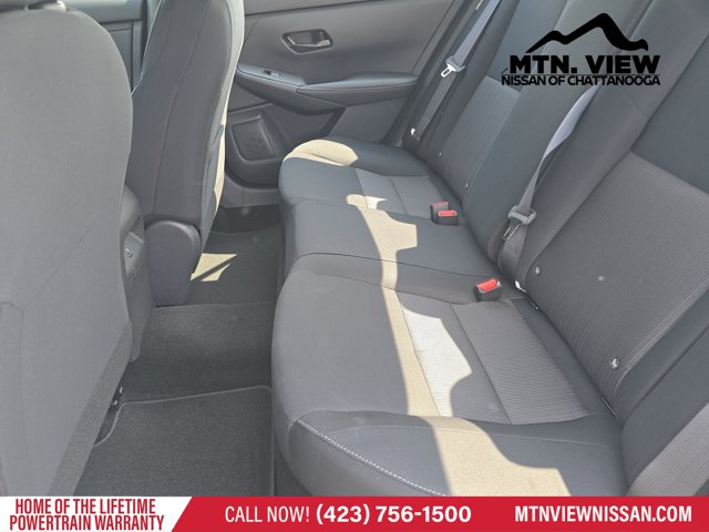 Vehicle image 11 of 18