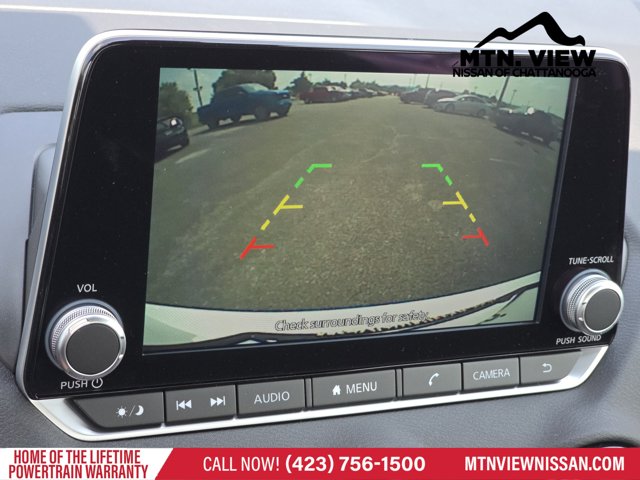 Vehicle image 16 of 18