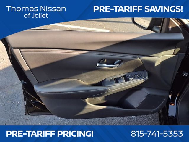 Vehicle image 20 of 25