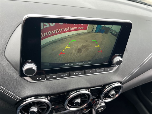 Vehicle image 16 of 24