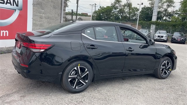 Vehicle image 5 of 24