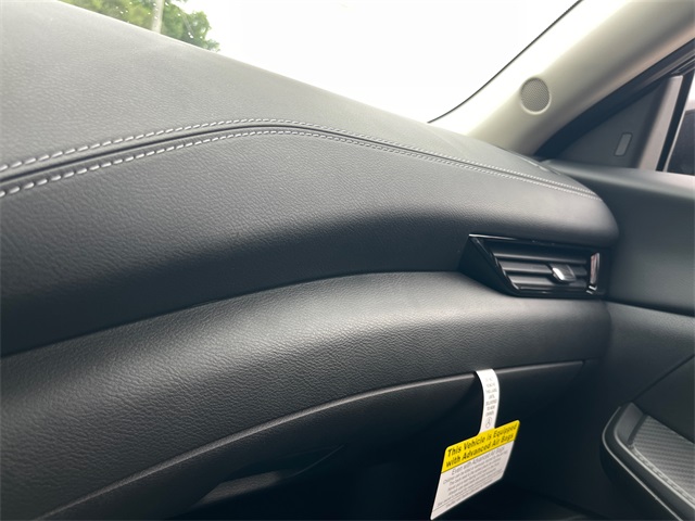 Vehicle image 22 of 24