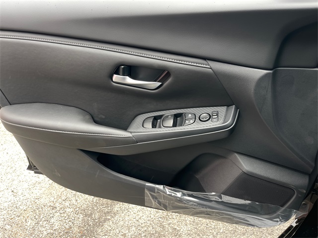 Vehicle image 19 of 24