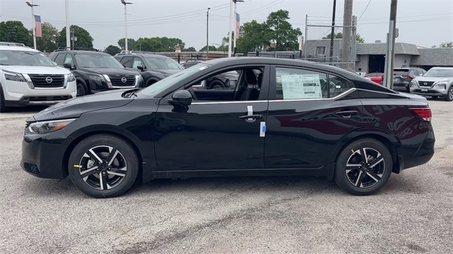 Vehicle image 11 of 24