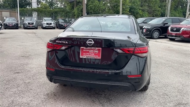 Vehicle image 8 of 24