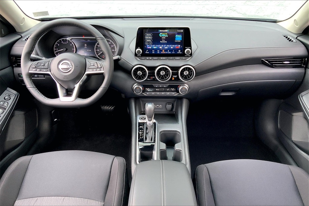 2025 Nissan Sentra SV Image 10 of 14