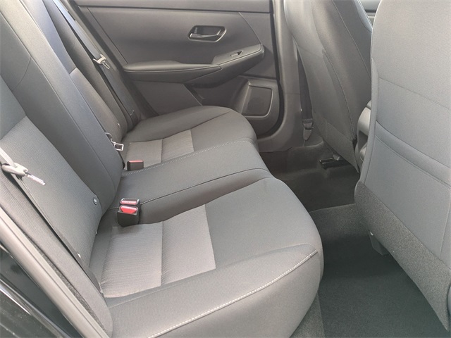 2025 Nissan Sentra SV Image 12 of 29