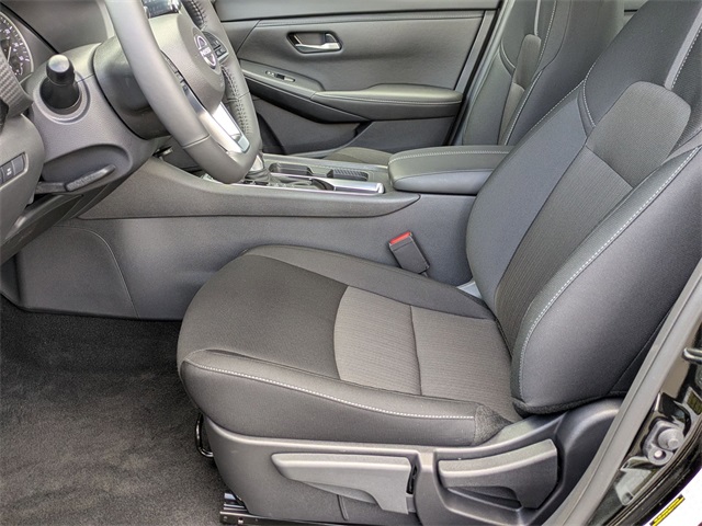 2025 Nissan Sentra SV Image 13 of 29