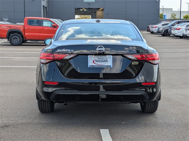 2025 Nissan Sentra SV Image 6 of 29