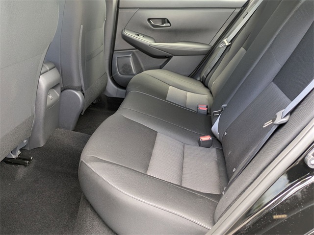 2025 Nissan Sentra SV Image 14 of 29