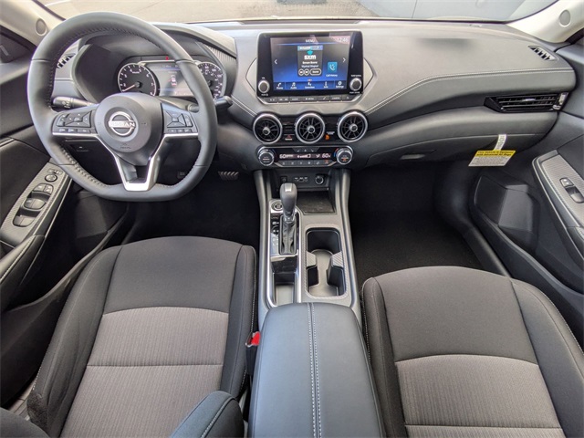 2025 Nissan Sentra SV Image 17 of 29