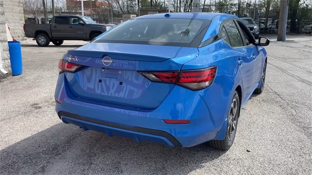 Vehicle image 12 of 22