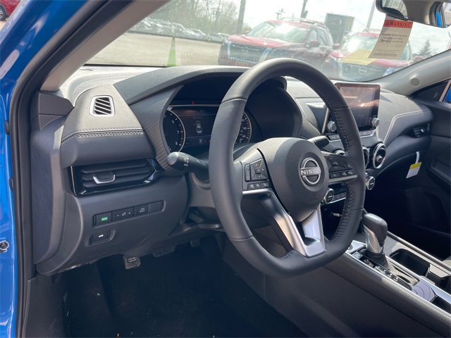 Vehicle image 13 of 22
