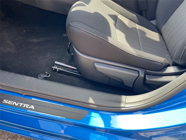 Vehicle image 16 of 22