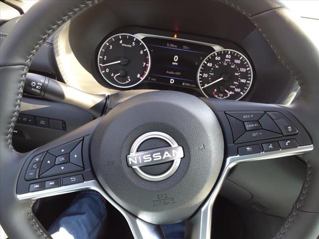 Vehicle image 10 of 14