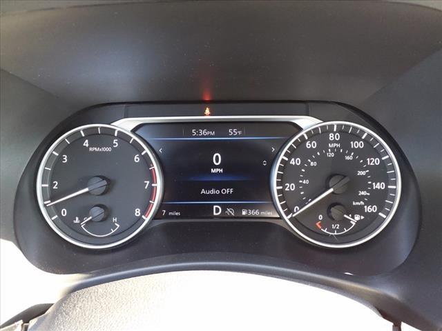Vehicle image 11 of 14