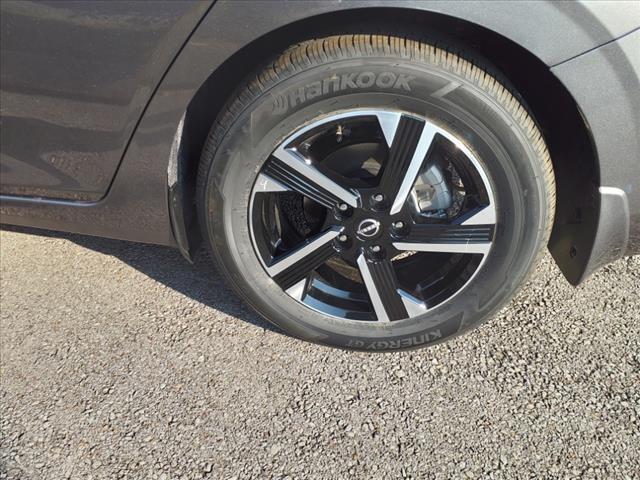 Vehicle image 4 of 14